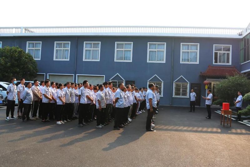 花溪科技舉行“送溫暖、獻愛心”捐助活動